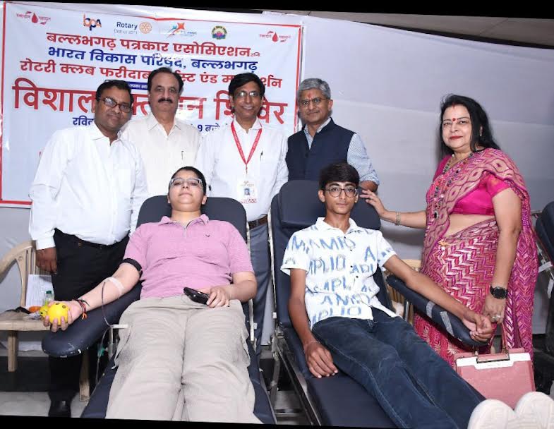 लोगों का जीवन बचाने का काम करता है रक्तदान : आलोक मित्तल Blood donation works to save people's lives: Alok Mittal