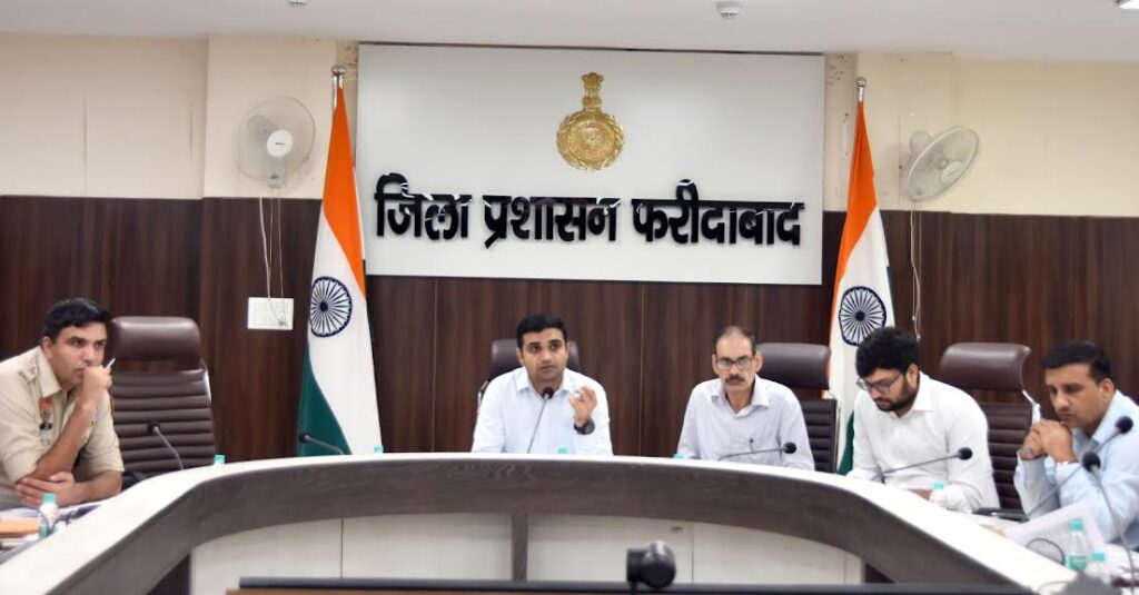 लंबित जनशिकायतों का जल्द हो समाधान : डीसी विक्रम सिंह Pending public complaints should be resolved soon: DC Vikram Singh