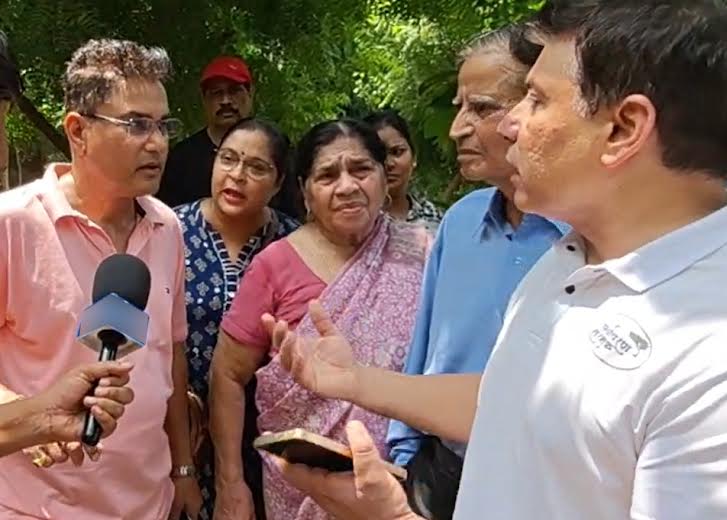 सैनिक कॉलोनी के पास ग्रीन बेल्ट को उजाड़ने पर उठे सवाल, स्थानीयों ने जताई नाराजगी Questions raised on destruction of green belt near Sainik Colony, locals expressed displeasure
