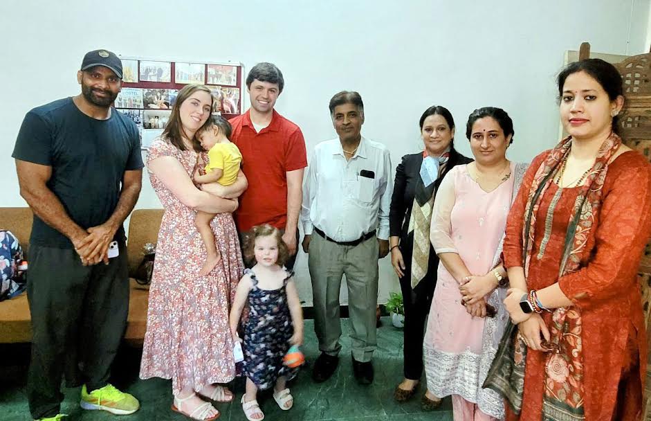 विशेष आवश्यकता वाले बच्चे को अमेरिका में मिला सदा का घर Child with special needs finds forever home in US