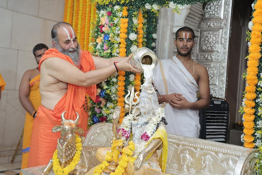 दिव्यांग सीए से अमानवीय बर्ताव पर हरियाणा मानवाधिकार आयोग का बड़ा फैसला – पुलिसकर्मियों से वसूले जाएंगे 50 हजार रुपये Haryana Human Rights Commission's big decision on inhumane treatment of a handicapped CA - 50 thousand rupees will be recovered from the policemen