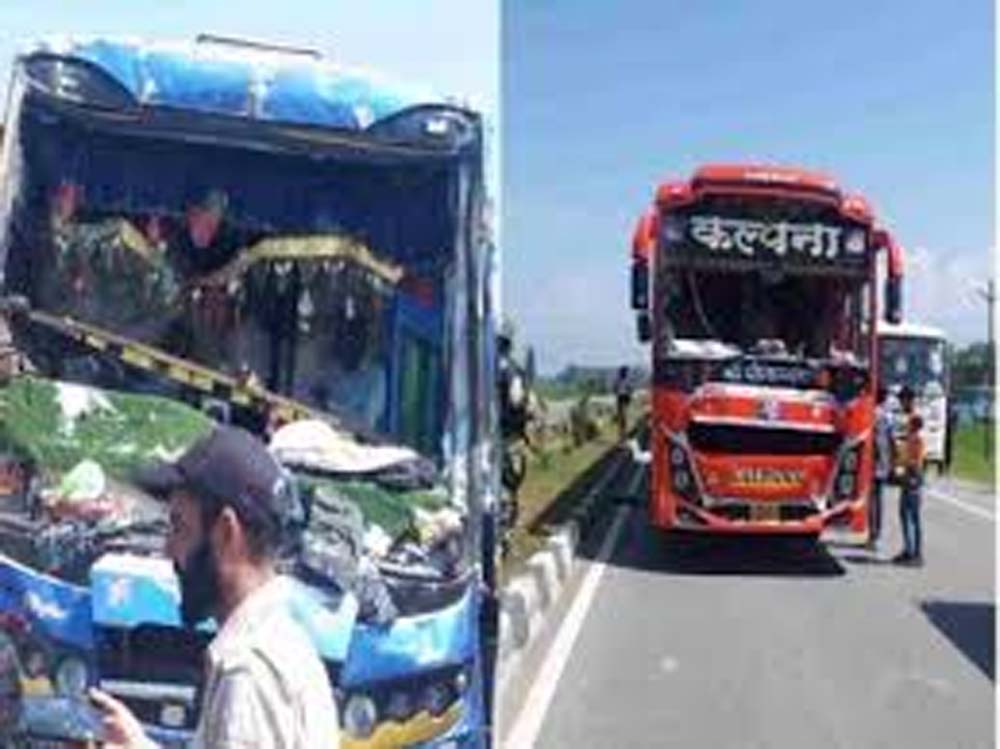 अमरनाथ यात्रा-कुलगाम में काफिले की 3 बसें टकराईं, 10 घायल Amarnath Yatra-3 buses of convoy collided in Kulgam, 10 injured