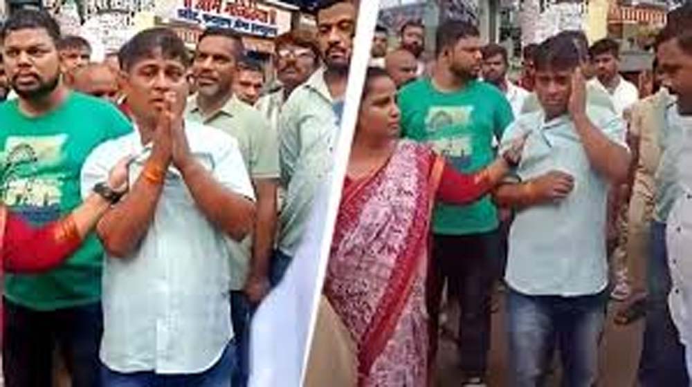 महाराष्ट्र में शिवसेना (UBT) कार्यकर्ताओं ने ऑटो ड्राइवर को पीटा Shiv Sena (UBT) workers beat up auto driver in Maharashtra