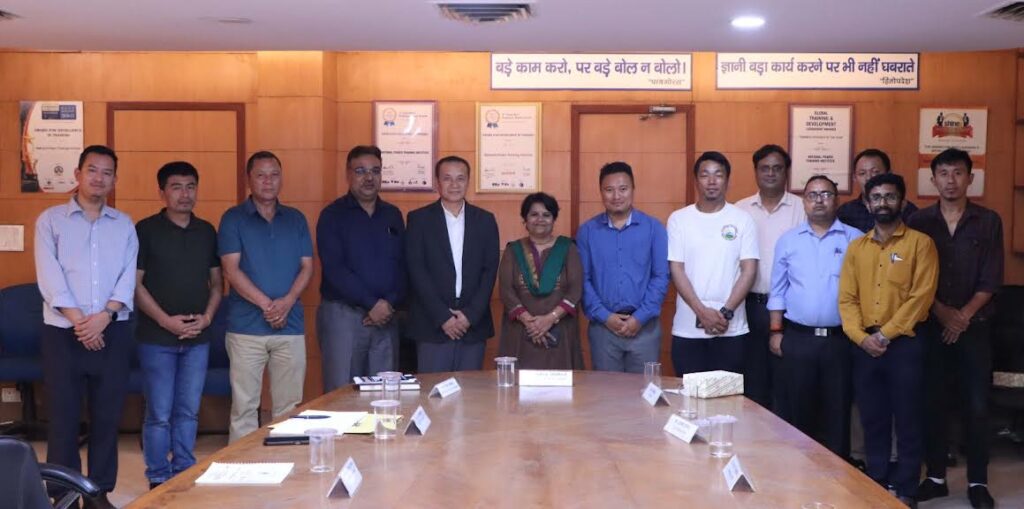 एक दिवसीय दौरे पर एनपीटीआई पहुंचा भूटान पावर सिस्टम ऑपरेटर कंपनी का प्रतिनिधि मंडल Delegation of Bhutan Power System Operator Company reached NPTI on a one day visit