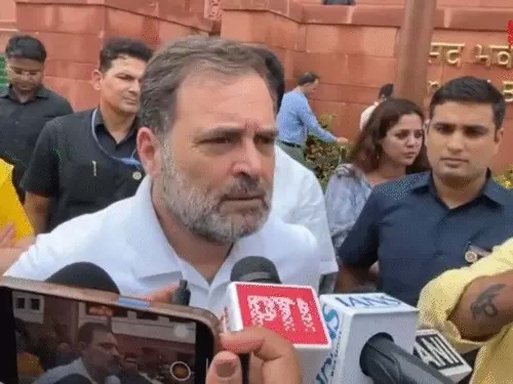 ट्रम्प ने सही कहा कि इंडियन इकोनॉमी मर चुकी: राहुल Trump was right when he said that Indian economy is dead: Rahul
