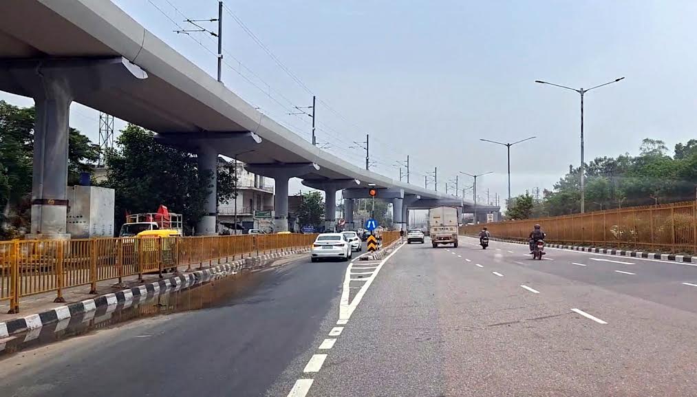 बरसात में जल भराव की निकासी को लेकर अधिकारी सख्त Officials are strict about drainage of waterlogging during rains