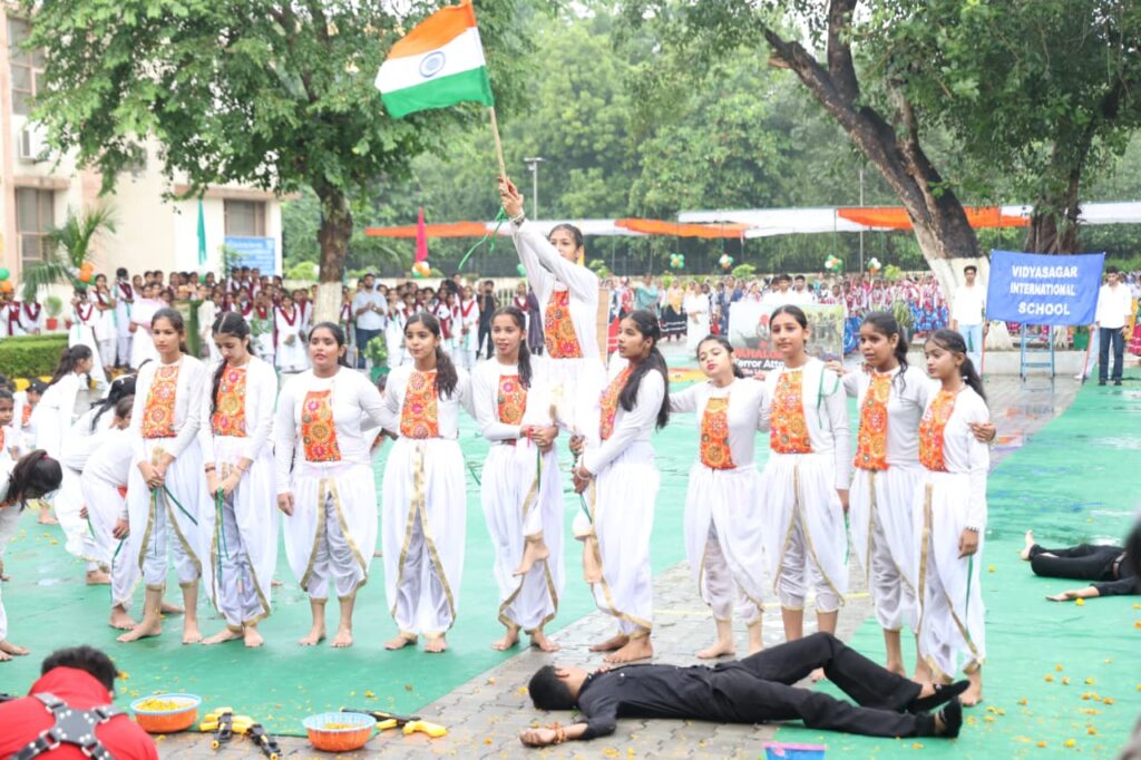 बल्लभगढ़ प्रशासन द्वारा आयोजित स्वतंत्रता दिवस पर विद्यासागर इंटरनेशनल स्कूल के बच्चों की शानदार प्रस्तुति Excellent performance by the children of Vidyasagar International School on Independence Day organized by Ballabhgarh Administration