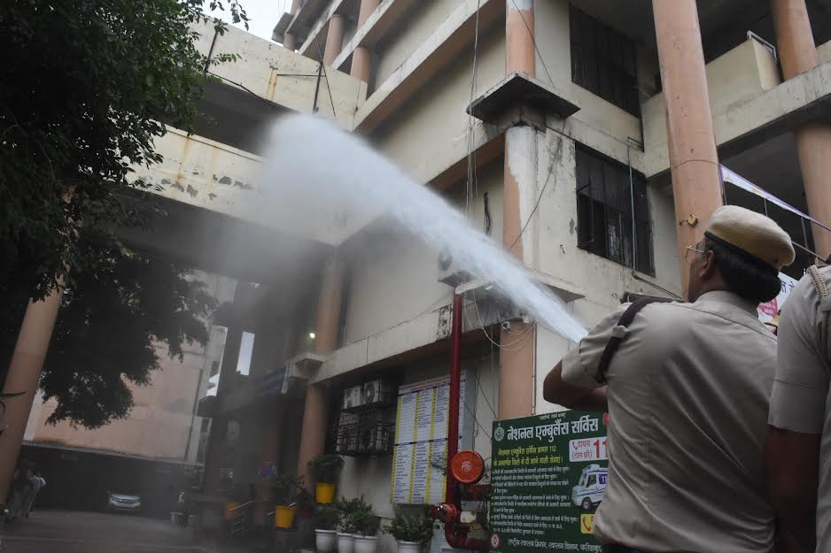 आपदा की कोई संभावना नहीं ! फरीदाबाद में ‘सुरक्षा चक्र’ मॉक ड्रिल ने दिखाया सशक्त जवाब There is no possibility of disaster! 'Suraksha Chakra' mock drill in Faridabad showed a strong response