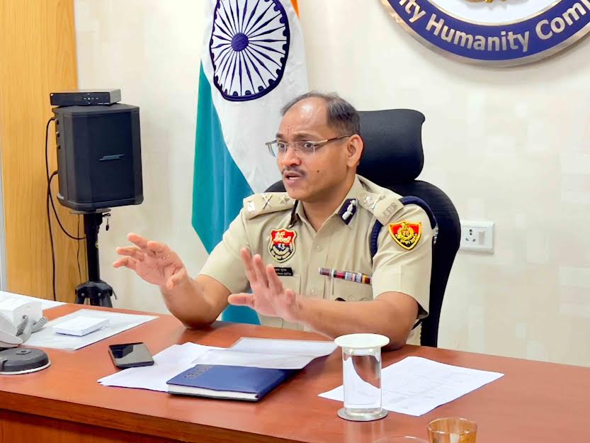 स्वतंत्रता दिवस को लेकर पुलिस अलर्ट, चलाया जा रहा चेकिंग अभियान Police alert regarding Independence Day, checking campaign is being conducted