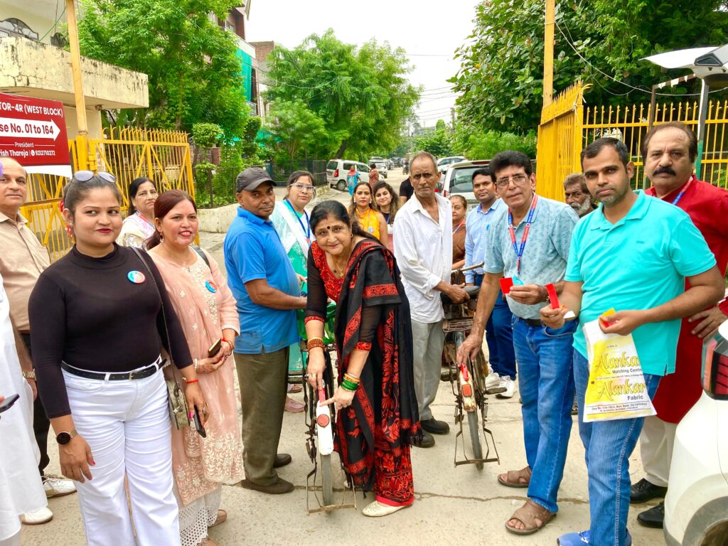 बारिश में भी बहुत उपयोगी होती है रिफ़लेक्टर टेप : कुसुम महाजन Reflector tape is very useful even in rain: Kusum Mahajan