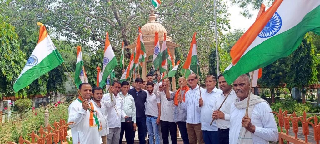 स्वतंत्रता दिवस के अवसर पर जिलाभर में निकाली गई तिरंगा यात्राएं Tiranga Yatras were taken out across the district on the occasion of Independence Day