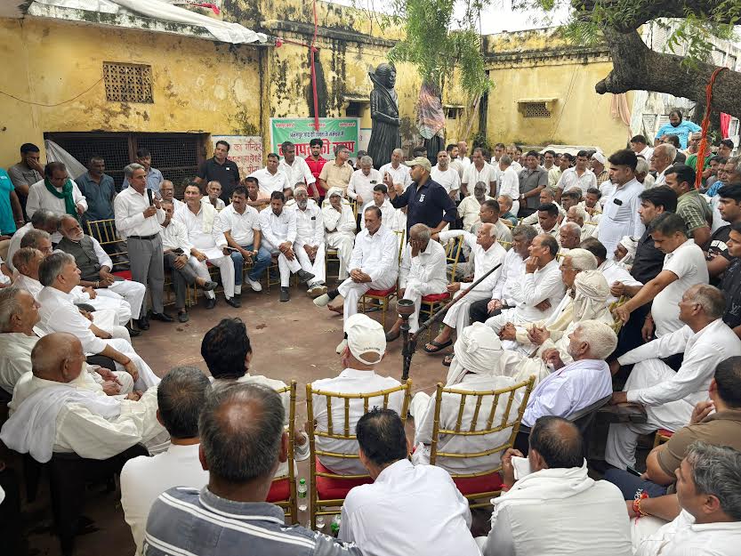 अनंगपुर गाँव के मुद्दे का समाधान नहीं निकला तो शांतिपूर्ण तरीके से करेंगे आंदोलन : विजय प्रताप If the issue of Anangpur village is not resolved then we will protest in a peaceful manner: Vijay Pratap