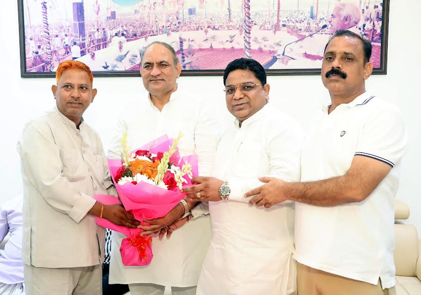 बलजीत कौशिक बने कांग्रेस के जिलाध्यक्ष, कार्यकर्ताओं ने दी बधाई Baljeet Kaushik became the district president of Congress, workers congratulated him