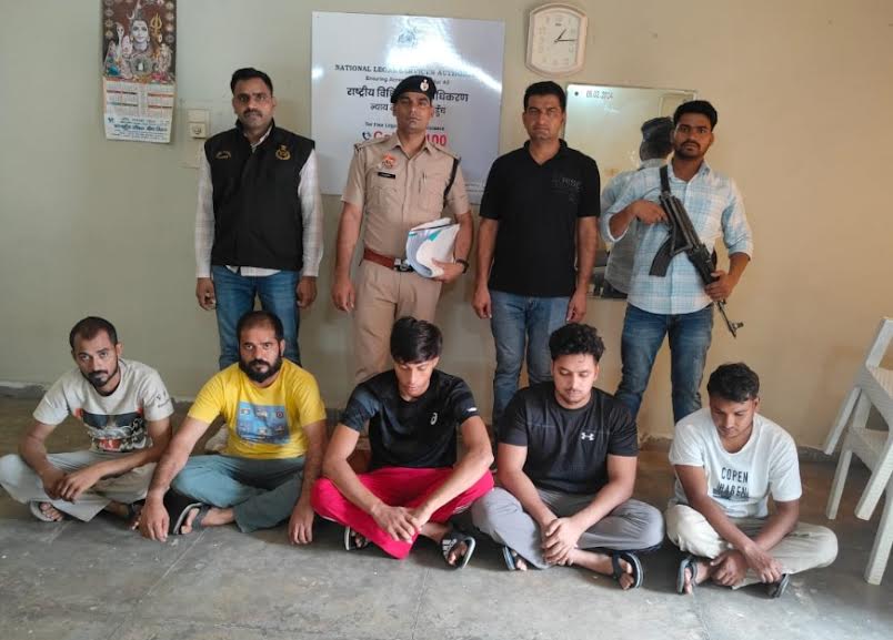 फायरिंग कर पांच लाख की रंगदारी मांगने वाले को सीआईए-30 ने किया गिरफ्तार CIA-30 arrested the person who demanded extortion of Rs 5 lakh by firing