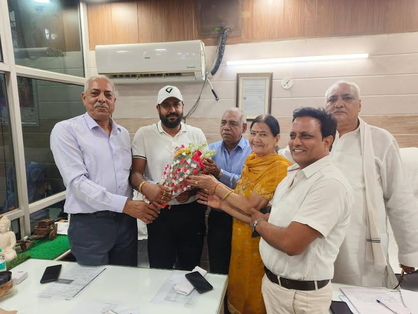 आरडब्ल्यूए सेक्टर 37 द्वारा नवनियुक्त ग्रीवेंस मेंबर राहुल यादव का स्वागत RWA Sector 37 welcomes newly appointed grievance member Rahul Yadav