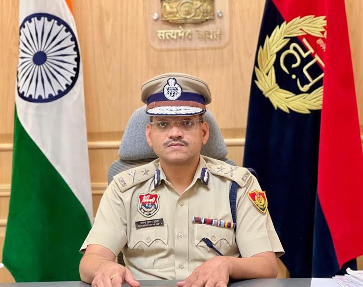 एक सप्ताह में छह मामलों सुलझा कर 20 साइबर अपराधी दबोचे, 42 लाख से अधिक बरामद 20 cyber criminals arrested after solving six cases in a week, more than 42 lakh recovered