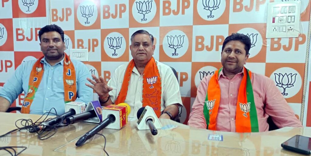 फरीदाबाद के असली विकास पुरुष हैं कृष्ण पाल गुर्जर : धर्मवीर भड़ाना Krishan Pal Gurjar is the real development man of Faridabad: Dharamvir Bhadana