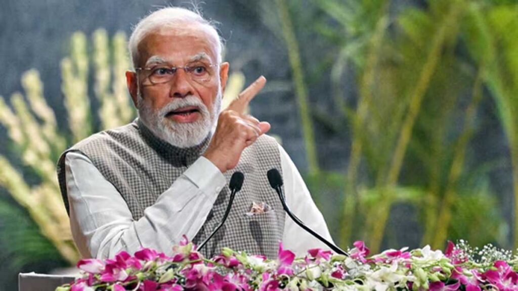 भारत तीसरी बड़ी अर्थव्यवस्था बनने की ओर, देश उपलब्धियों का परचम लहरा रहा : PM MODI भारत तीसरी बड़ी अर्थव्यवस्था बनने की ओर, देश उपलब्धियों का परचम लहरा रहा : PM MODI