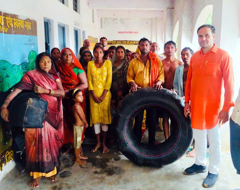 सरपंच सूरजपाल भूरा बने बाढ़ पीडि़तों के मसीहा, जान पर खेलकर किया रेस्क्यू Sarpanch Surajpal Bhura became the savior of flood victims, rescued them risking his life