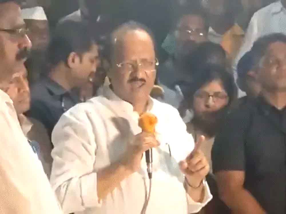 महाराष्ट्र के डिप्टी सीएम बोले- इसे ही CM बना दो:क्या हम कंचे खेलने आए हैं Maharashtra's Deputy CM said, "Make him the CM." Have we come to play marbles?