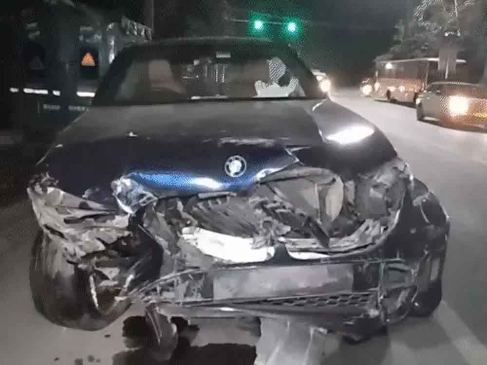 वित्त मंत्रालय के डिप्टी सेक्रेटरी को BMW ने टक्कर मारी:पत्नी गिड़गिड़ाती रही Finance Ministry's Deputy Secretary was hit by a BMW: his wife kept pleading