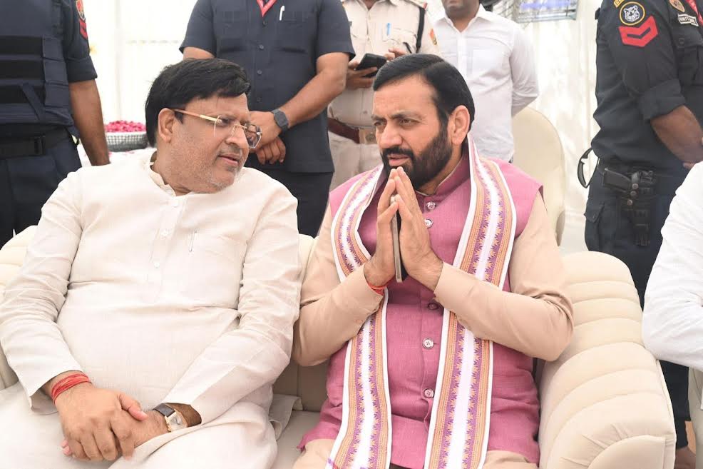 मुख्यमंत्री नायब सिंह सैनी ने मंत्री विपुल गोयल की भाभी के निधन पर जताया शोक Chief Minister Nayab Singh Saini expressed grief over the demise of Minister Vipul Goyal's sister-in-law.