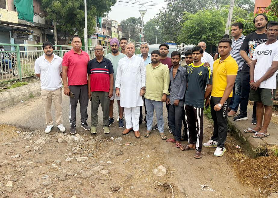 बडखल क्षेत्र के विकास पर ध्यान दे विधायक : विजय प्रताप MLA should focus on the development of Badkhal area: Vijay Pratap