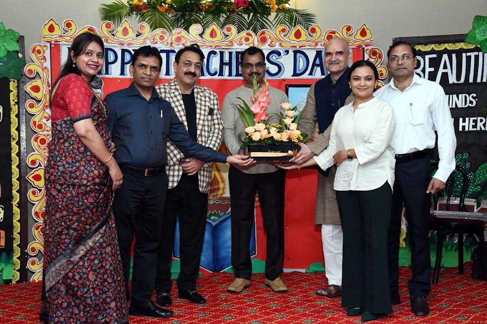अग्रवाल कॉलेज बल्लभगढ़ में हर्ष के साथ मनाया गया शिक्षक दिवस Teachers' Day was celebrated with joy in Aggarwal College, Ballabhgarh