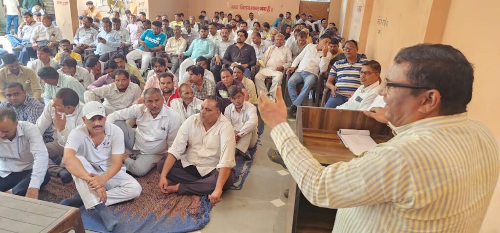 रामकेश सारण सर्व सम्मति से सर्व कर्मचारी संघ हरियाणा बल्लभगढ़ ब्लाक के प्रधान बने Ramkesh Saran unanimously became the head of Sarva Karamchari Sangh Haryana Ballabhgarh Block