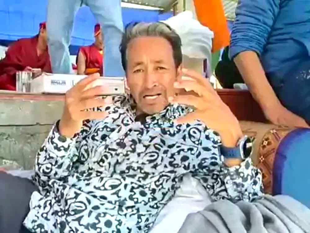 वांगचुक की मांग– लेह हिंसा की न्यायिक जांच हो:कहा- जब तक ऐसा नहीं होता Wangchuk demanded a judicial inquiry into the Leh violence. He said, "Until that happens,