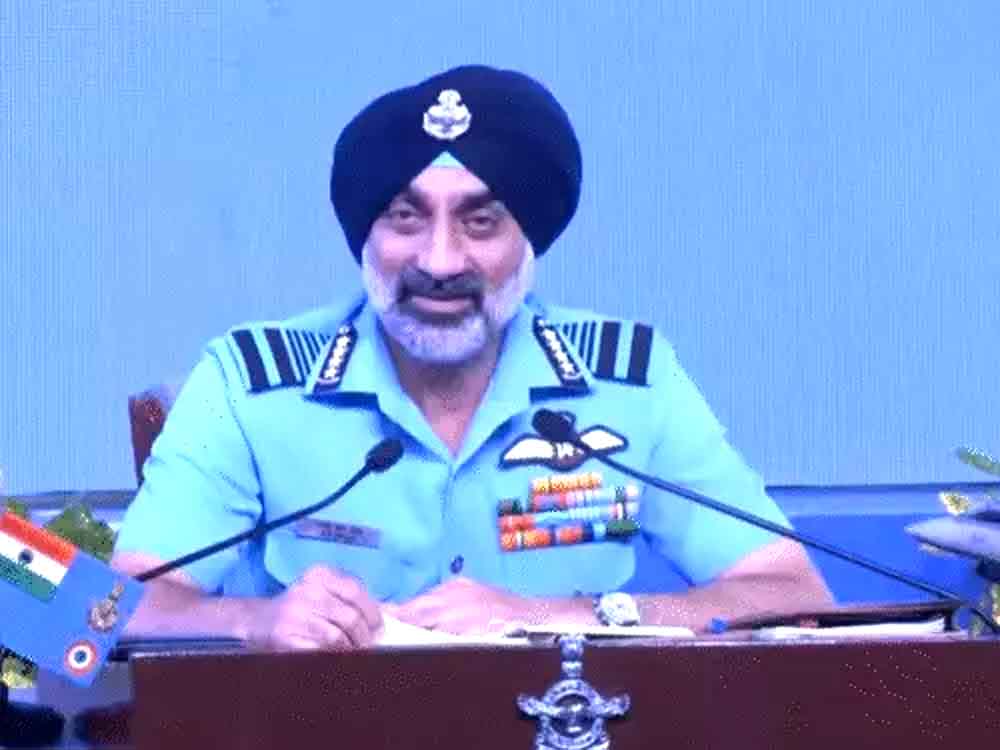 IAF चीफ बोले- भारतीय जेट गिराने के दावे मनोहर कहानियां IAF chief says claims of downing Indian jet are mere stories
