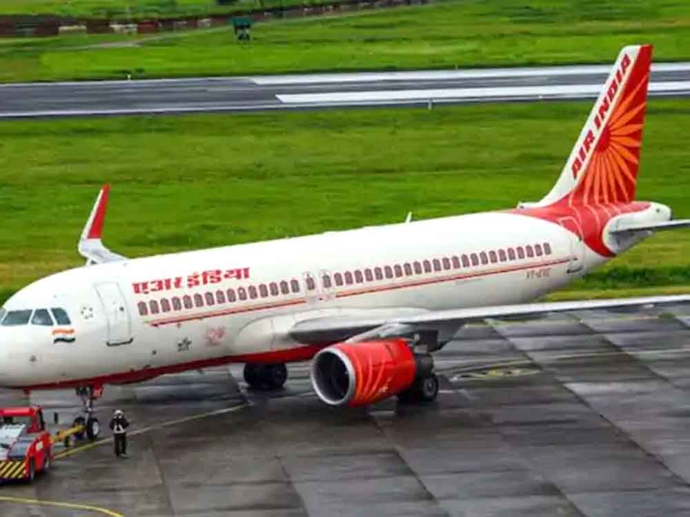 एअर इंडिया की कोलंबो-चेन्नई फ्लाइट के इंजन से पक्षी टकराया Bird hits engine of Air India Colombo-Chennai flight