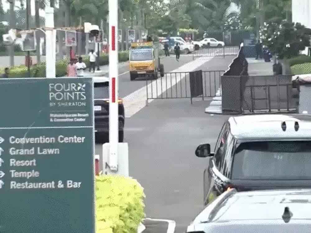 महिला ने ₹20 लाख का मुआवजा लौटाया:कहा-करूर भगदड़ में पति मारा गया Woman returns ₹20 lakh compensation; says husband killed in Karur stampede