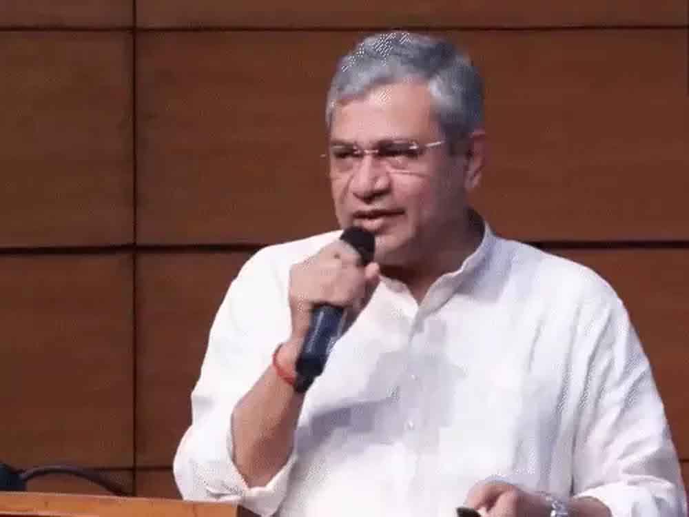 केंद्र ने 8वें वेतन आयोग की शर्तों को मंजूरी दी:एक जनवरी से लागू हो सकता है Centre approves 8th Pay Commission terms; may come into effect from January 1