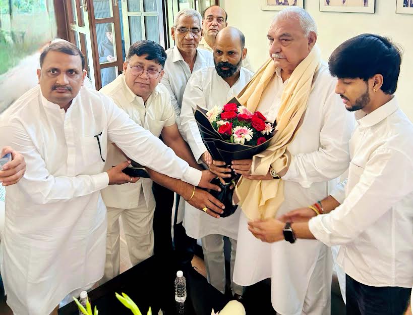 अनिल कुमार नेताजी ने नेता प्रतिपक्ष बनने पर चौ. भूपेंद्र हुड्डा का किया स्वागत Anil Kumar Netaji welcomed Chaudhary Bhupinder Hooda on becoming the Leader of the Opposition.