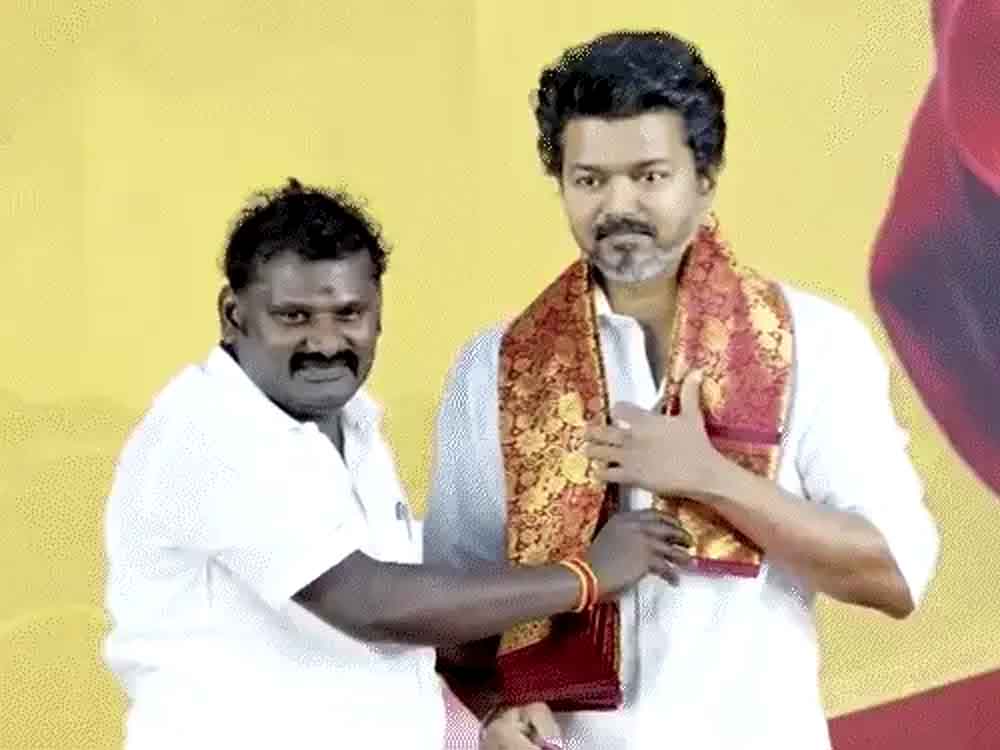 करूर भगदड़ के 2 महीने बाद विजय का इनडोर कैंपेन Vijay's indoor campaign two months after Karur stampede