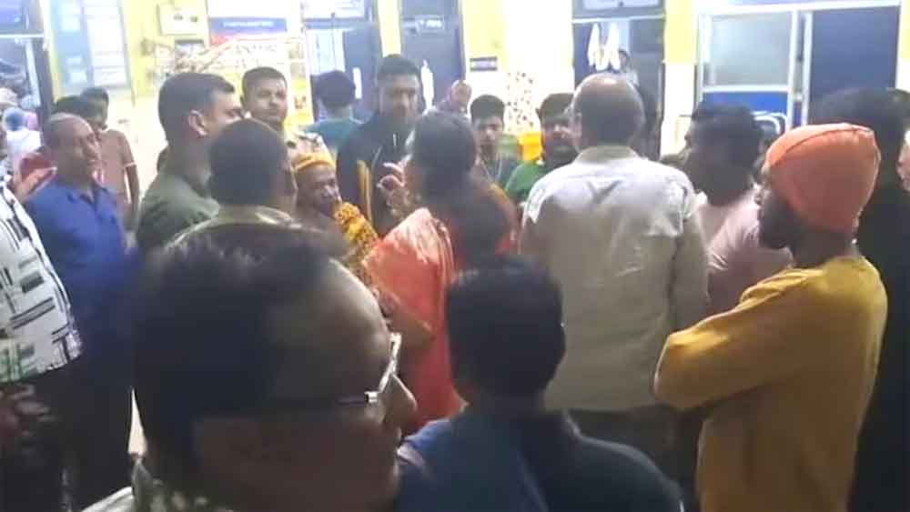 बंगाल के तारकेश्वर में 4 साल की बच्ची से रेप:गाल पर दांतों से काटा 4-year-old girl raped in Tarakeswar, Bengal; bitten on cheek