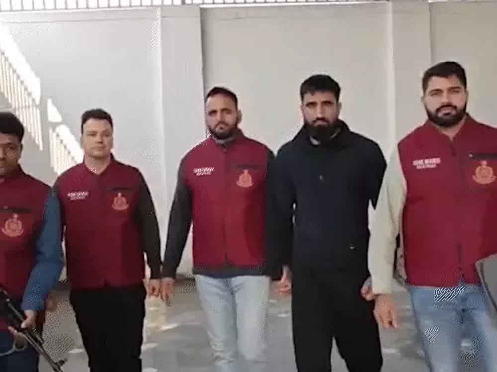 कपिल के कनाडा के कैफे में फायरिंग का आरोपी गिरफ्तार Accused arrested for firing at Kapil Sharma's Canada cafe