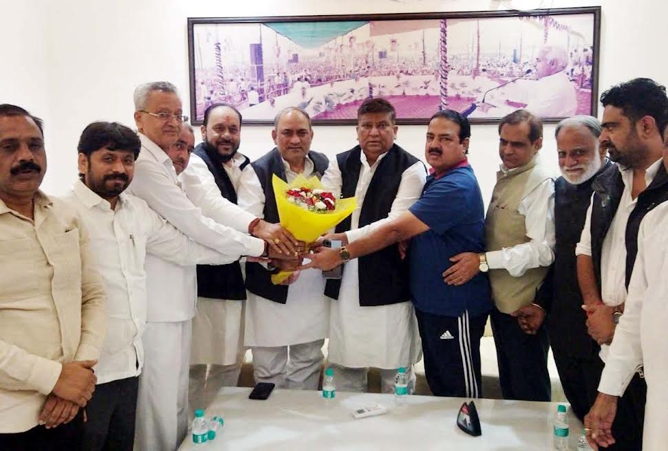 साइनाइट रसायन से प्रवासी मजदूर की मौत, पूर्व विधायक ने लगाई कार्रवाई की गुहार Migrant worker dies from cyanide poisoning; former MLA appeals for action