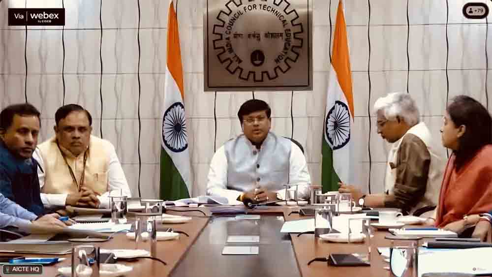 स्मार्ट इंडिया हैकाथॉन 2025 में केंद्रीय मंत्री डॉ. सुखान्त मजुमदार बोले : भारत की युवा शक्ति हमारे राष्ट्र की सबसे बड़ी ताकत Union Minister Dr. Sukhanta Majumdar said at Smart India Hackathon 2025: India's youth power is the biggest strength of our nation.