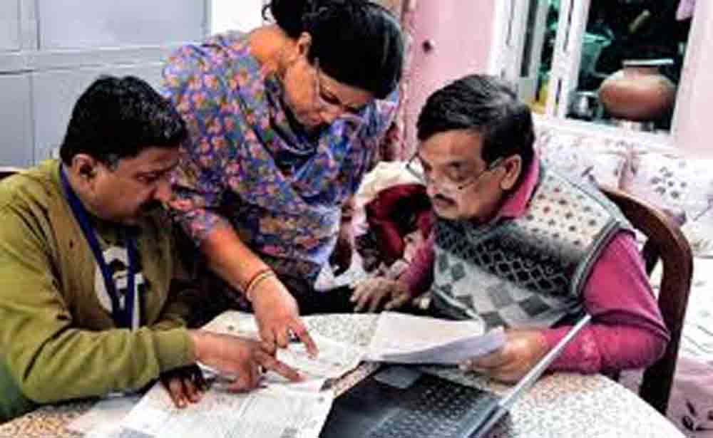 5 राज्य, 1 UT में SIR की समयसीमा बढ़ी:MP-छत्तीसगढ़ में 18, UP में 26 दिसंबर तक फॉर्म भर सकेंगे The deadline for SIR (Self-Identification Report) has been extended in 5 states and 1 Union Territory: Forms can be filled till December 18 in MP and Chhattisgarh, and till December 26 in UP.
