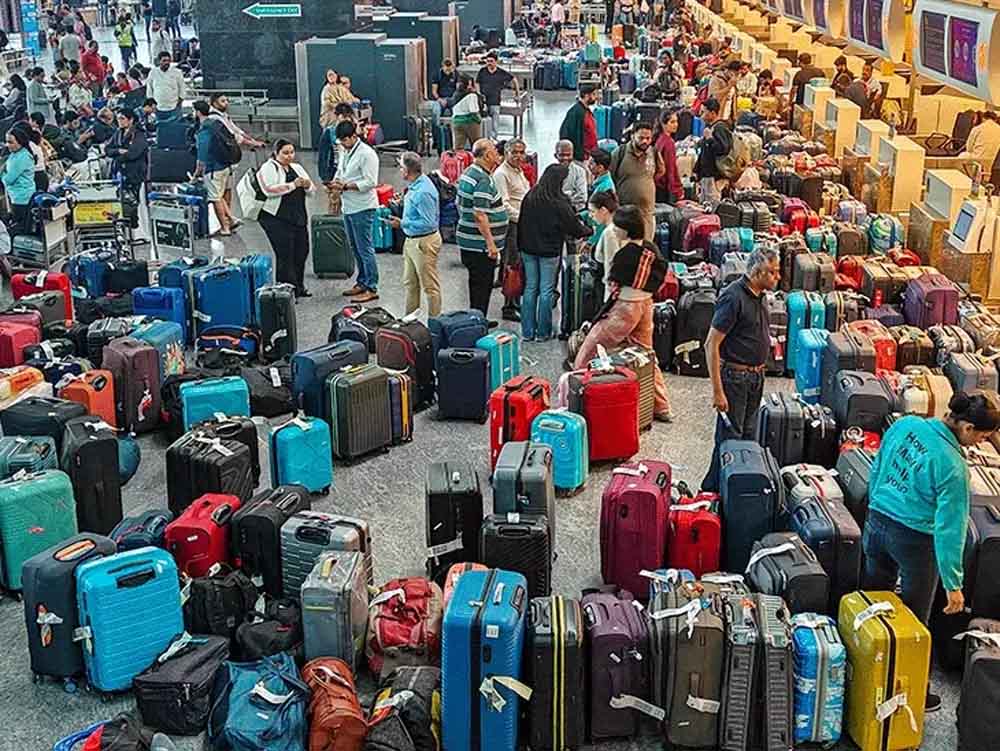 पैसेंजर्स की सुरक्षा की कीमत पर इंडिगो को राहत:सरकार ने वीकली रेस्ट नियम वापस लिया Relief for IndiGo at the cost of passenger safety: Government withdraws weekly rest rule