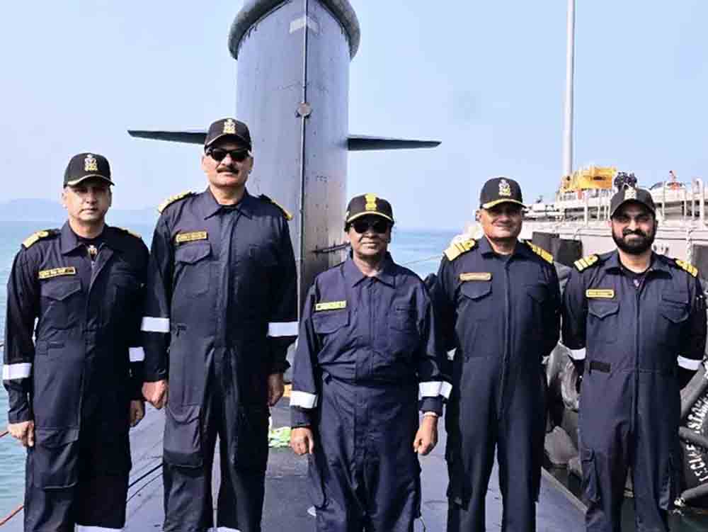 राष्ट्रपति मुर्मू ने पनडुब्बी INS वाघषीर में यात्रा की:ऐसा करने वाली दूसरी प्रेसिडेंट President Murmu travelled on the submarine INS Vaghsir: becoming the second president to do so.