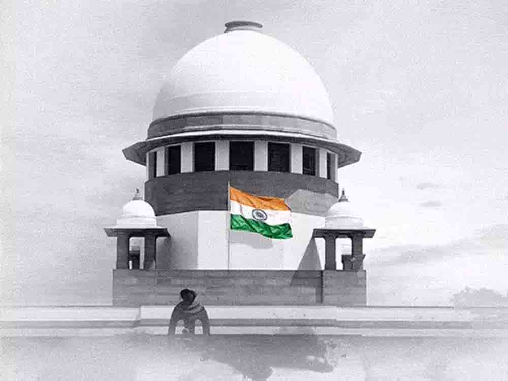 केंद्र-EC को सुप्रीम कोर्ट का नोटिस:चुनाव आयुक्तों को कानूनी कार्रवाई से आजीवन छूट को कांग्रेस नेता की चुनौती Supreme Court issues notice to Centre and Election Commission: Congress leader challenges lifelong immunity of Election Commissioners from legal action.