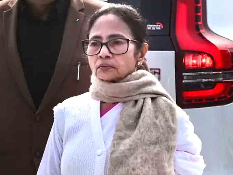 ममता बोलीं-SIR भाजपा के मोबाइल ऐप से हो रहा:चुनाव आयोग ने लोगों को परेशान किया Mamata said, "This is happening through the BJP's mobile app: The Election Commission has harassed people."