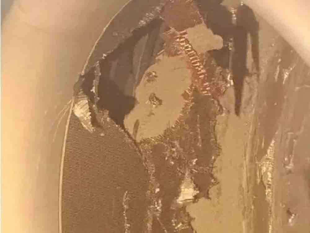 दिल्ली में एअर इंडिया का विमान बैगेज कंटेनर से टकराया An Air India aircraft collided with a baggage container in Delhi.
