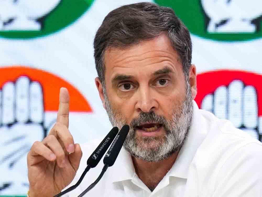 राहुल बोले-मोदी गरीबों को भूखा मारना चाहते हैं:रायबरेली में कहा- देश का धन अंबानी-अडाणी को देना चाह रहे Rahul Gandhi said, "Modi wants to starve the poor": In Raebareli, he said, "He wants to give the country's wealth to Ambani and Adani."