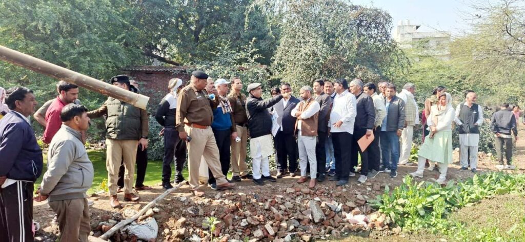 MLA instructed the illegal occupants to remove the encroachment