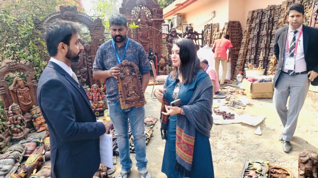 Artists spread the colors of folk culture at Chhoti Chaupal