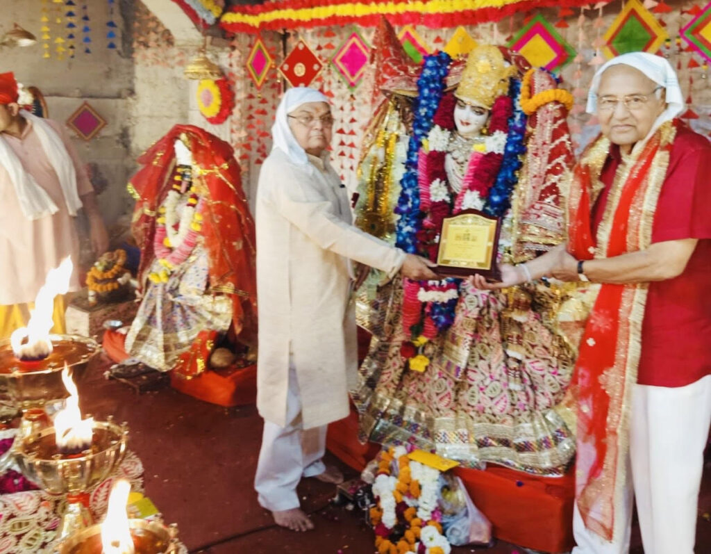 On the third day of Navratri, a grand puja was performed for Mata Chandraghanta at Maharani Vaishno Devi Temple.
